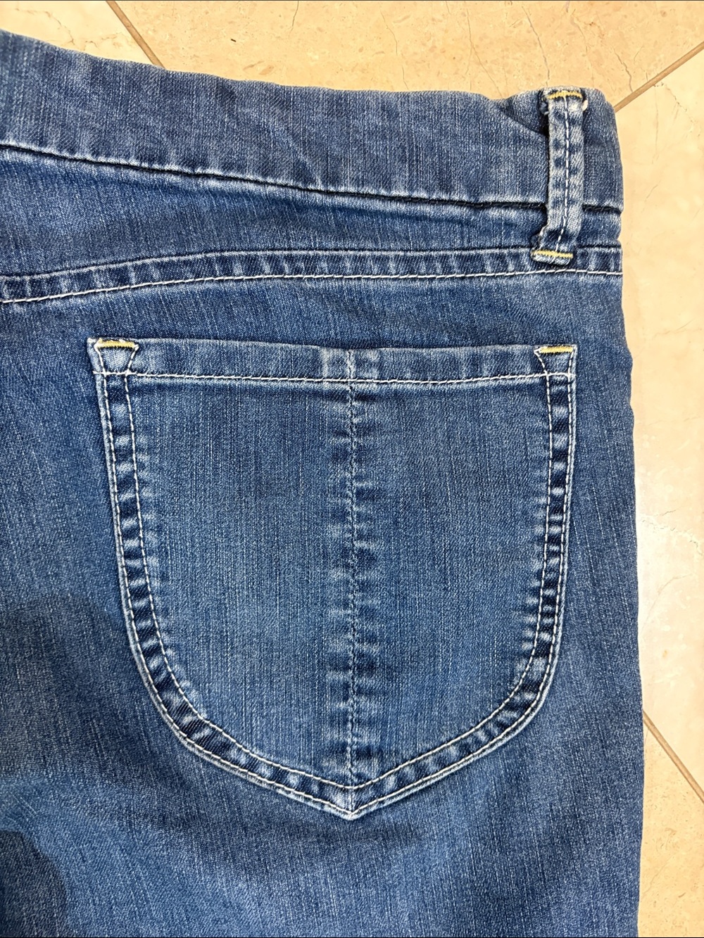 ⭐️ Old Navy Dark Blue Low Rise Denim Jean Shorts- size 12 - Picture 3 of 9